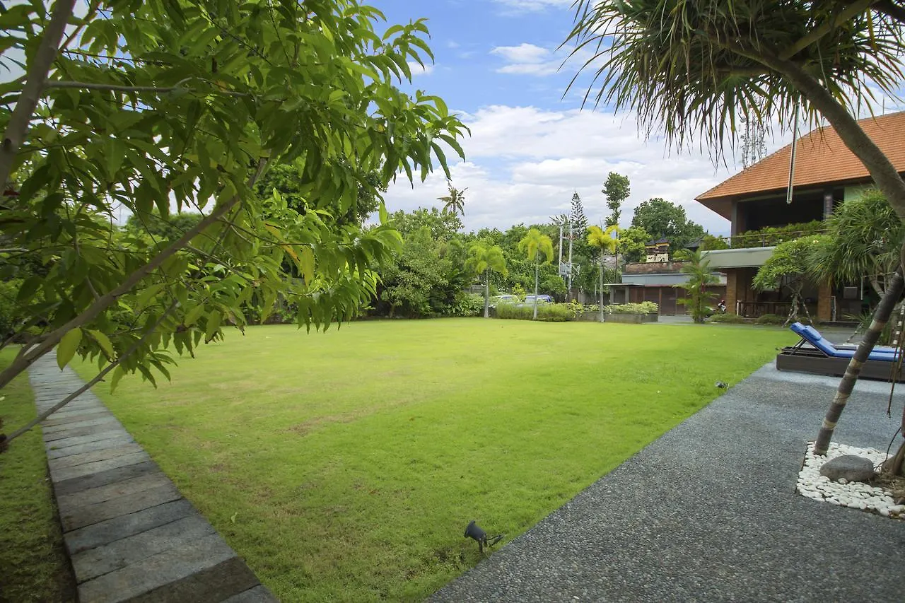 Hotel Kubu Cempaka Seminyak 3*,